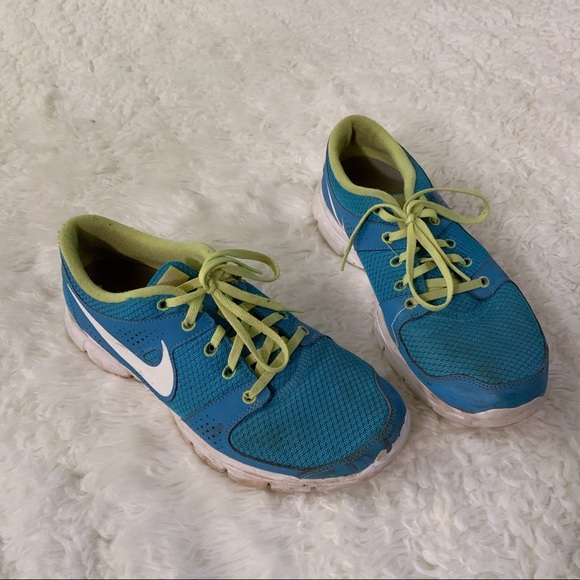 Nike Colorful Athletic Running Gym Shoes - Picture 2 of 5